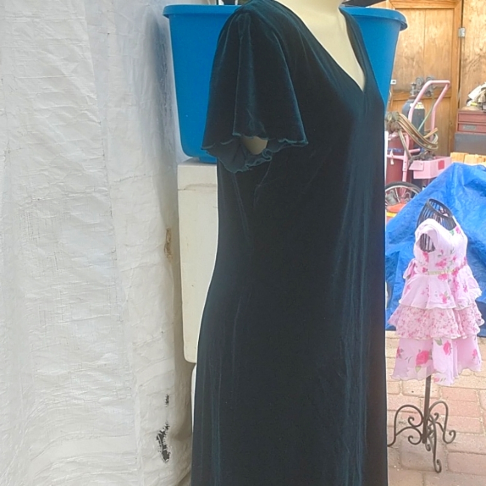 Dress - Picture 4 of 7